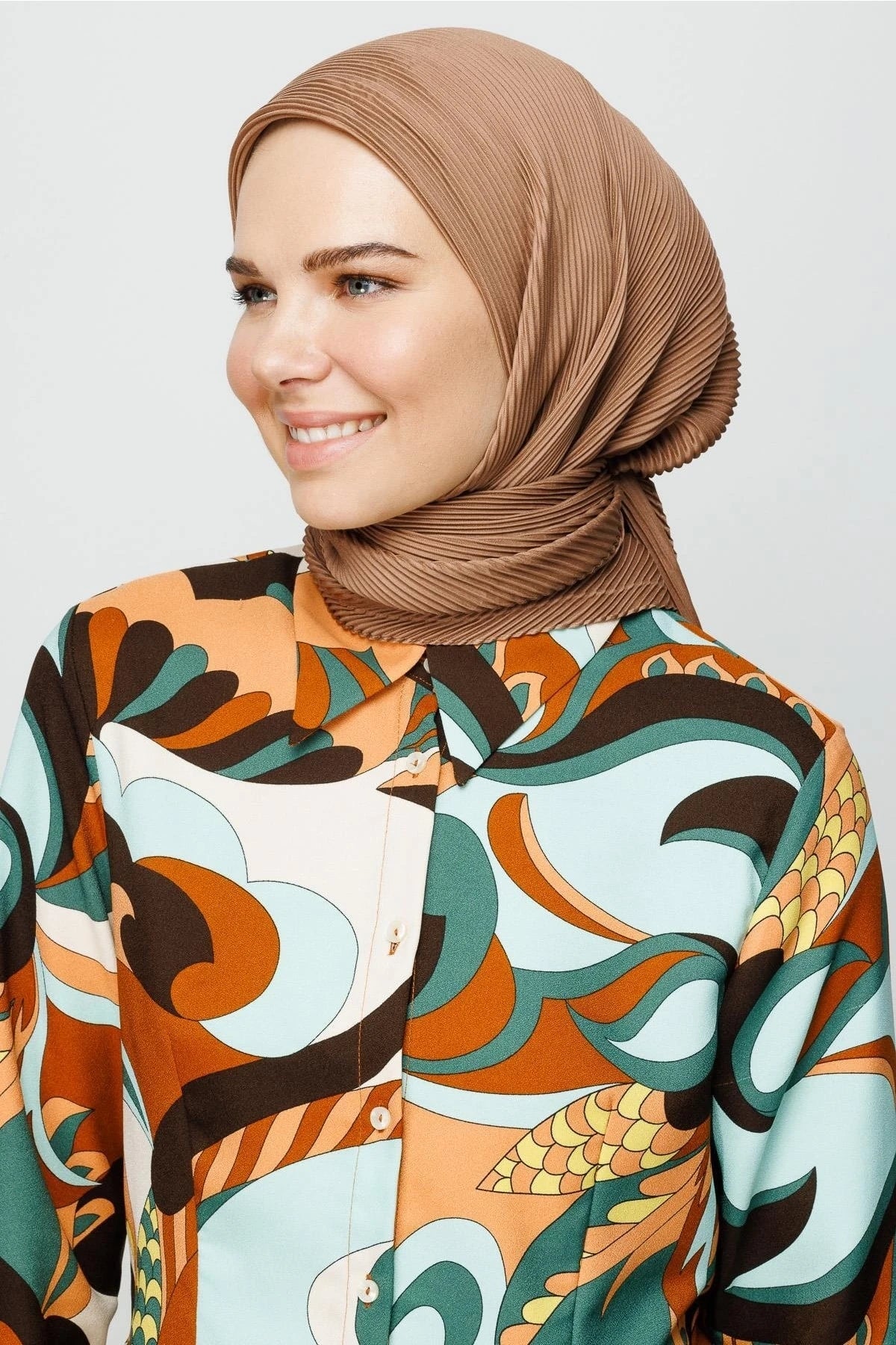 Pilise Eşarp